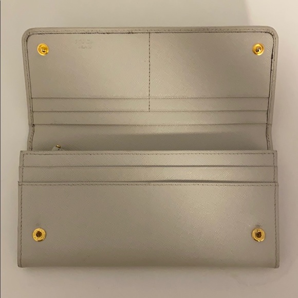 Prada wallet - Picture 2 of 4